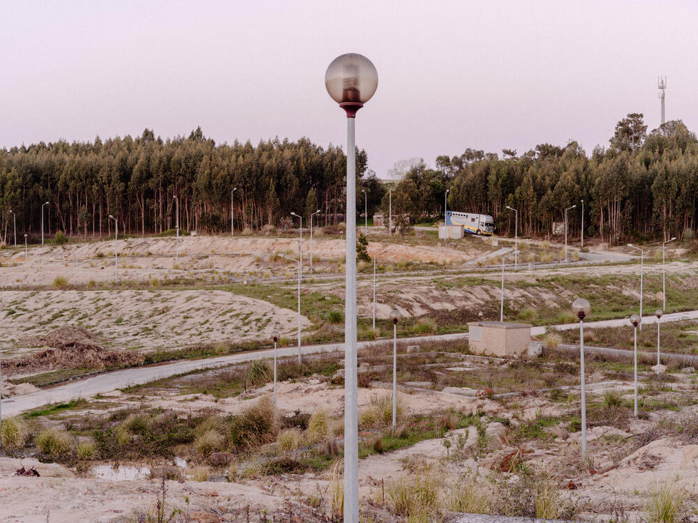Image 8 of 30 from “For Sale” by Ricardo Nunes
