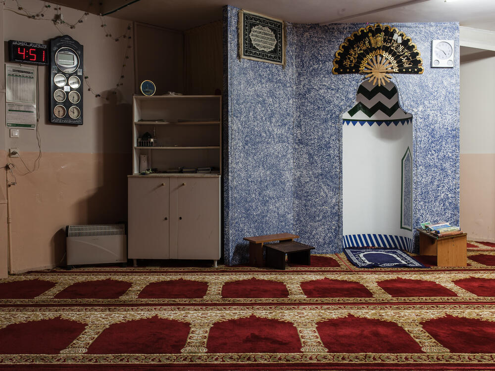 Image 13 of 19 from “Informal Mosques” by Ricardo Nunes