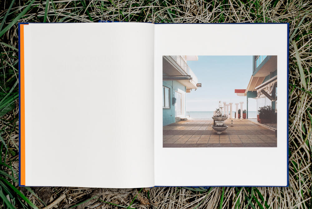 Image 4 of 12 from “The Hunter, the Woman & the Hut” by Ricardo Nunes